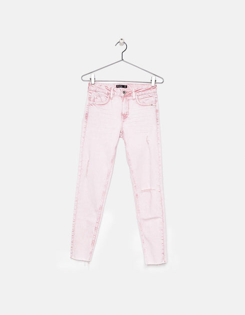 Low waist ripped jeans